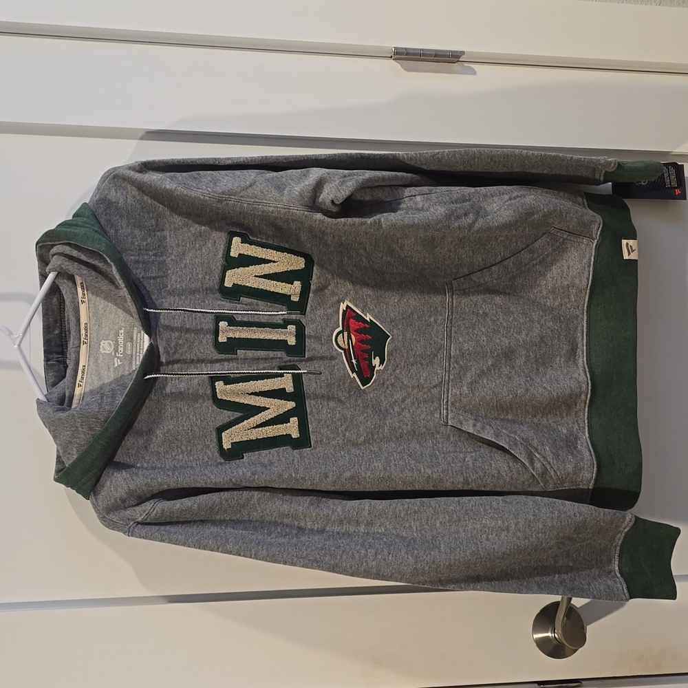 Minnesota Wild Fantics NHL Hockey Hoodie Men's NWT Size Medium